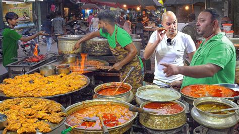 Indian Street Food Curry Like You Ve Never Seen Before Indian Street Food In Ahmedabad India