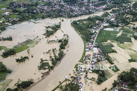 Banjir Dan Tanah Longsor Terjang Kabupaten Pesisir Selatan Republika Online
