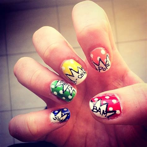 La tendencia, diseño y colores de moda harán que tus uñas sean una verdadera pieza de arte. Uñas decoradas en colores fuertes - Imagui