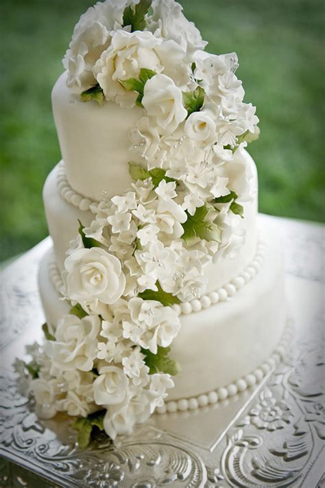 25 Jaw-Dropping Beautiful Wedding Cake Ideas - MODwedding