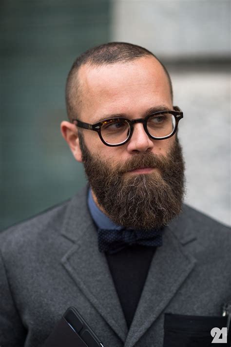 Best Glasses For Guys With Beards
