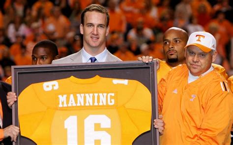 Peyton Manning A Vol For Life Donates 3 Million To Tennessee