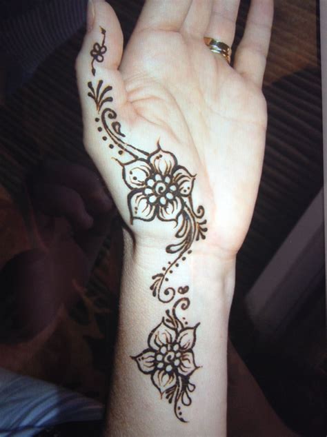 Flower Vine Henna Designs Henna Tattoo Designs Simple Simple Henna