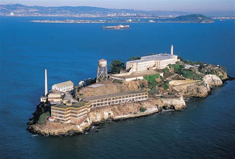 With mark homer, derek nelson, harriet rees, lee bane. The Real Story Behind The Movie Escape From Alcatraz