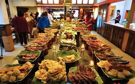 5 Kuliner Tradisional Bandung Nan Enak Di Pasar Cihapit Rezfoods