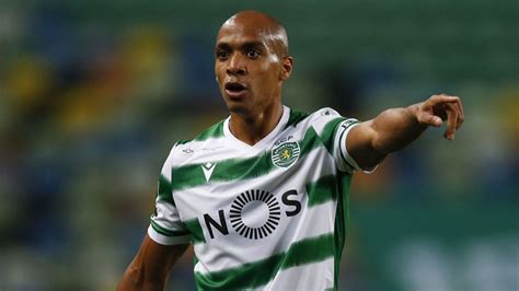 João mário, 28, from portugal sporting cp, since 2020 central midfield market value: João Mário até 'ardeu': médio fez longo aquecimento antes ...