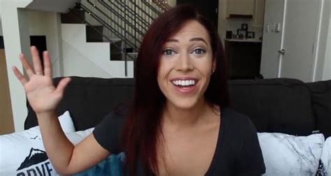 7 Lesbian Youtubers You Should Subscribe To