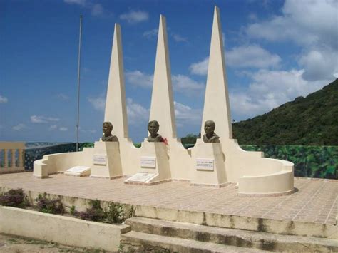 Monumento A Las Hermanas Mirabal En La Cumbre De Pedro García Tamboril Santiago Rd