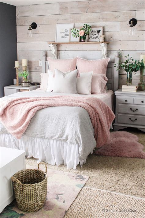 The point here is finding small bedroom decor ideas whether your bedroom is not large in a condo, you still decorate the room without spending tons of dollars on your account. Mid-Winter Bedroom Facelift - Simple Cozy Charm | Bedroom ...
