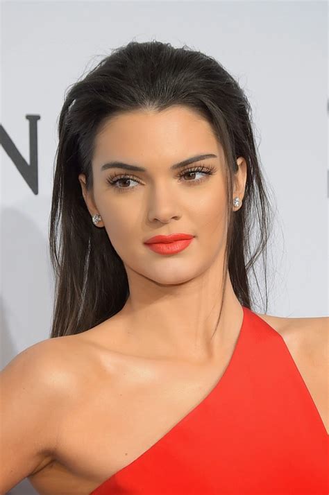 Kendall Jenner In A Slinky Red Dress At The 2015 Amfar Gala In New York