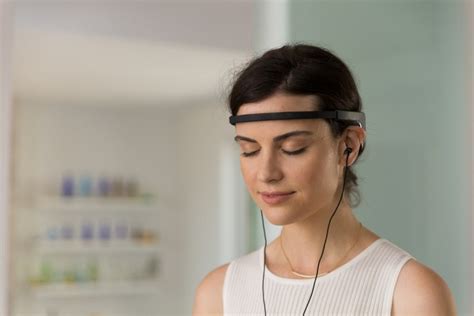 this brain sensing headband guides you through the art of meditation