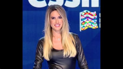 La terza edizione di amici di maria de filippi è iniziata il 20 settembre 2003 fino al 28 gennaio 2004, ed è andata in onda su canale 5 dal lunedì al venerdì, con una puntata speciale condotta da maria de filippi in onda al sabato pomeriggio dalle 14:10 alle 16:00. Giorgia Rossi in black leather - UEFA Nations League 8.9 ...