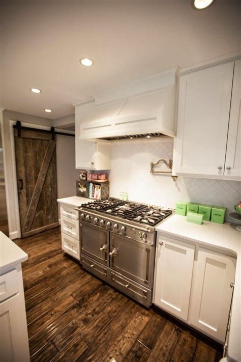 See more ideas about fixer upper, home, joanna gaines design. 20+ Kitchen Flooring Ideas (Pros, Cons and Cost of Each ...