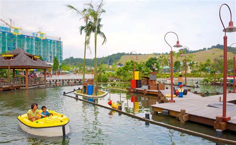 Traditionally, it has been the fertile site for agriculture, electronics manufacturing and food processing, but in recent years johor's economy has increasingly come to rely on urban tourism and. 10 Places to Visit in Johor Bahru, Tourist Places ...