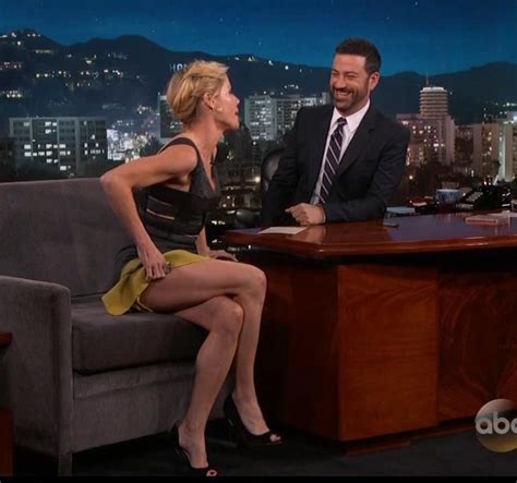 Pop Minute Julie Bowen Legs Jimmy Kimmel Live Photos Photo