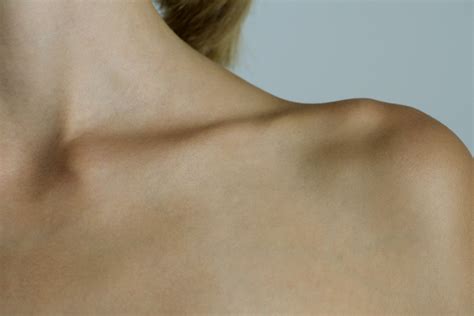 Symptoms And Treatment Of A Broken Collarbone