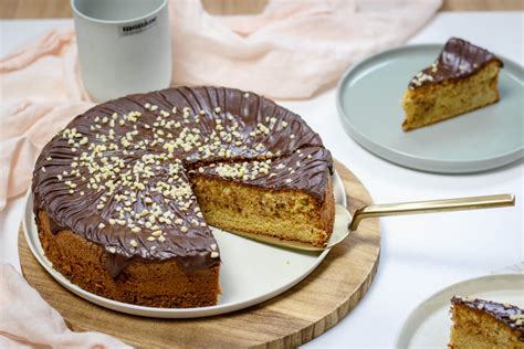 Im vorgeheizten backofen bei 175 grad umluft den kuchen etwa 50 minuten backen. Spanischer Orangen Mandel Kuchen - BakingLifeStories
