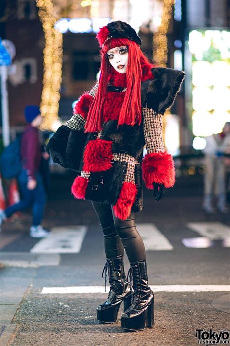 Japanese Shironuri Artist Minori On The Street In Harajuku Wearing