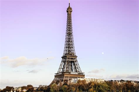 무료 이미지 건축물 하늘 건물 시티 에펠 탑 파리 기념물 동상 높은 시각 경계표 관광 여행 달 나무