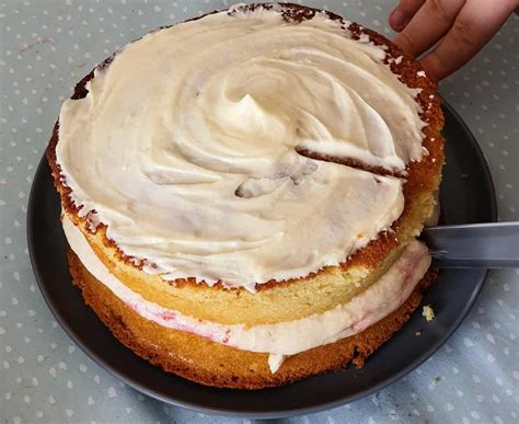 My 6 inch cheesecake recipe is a creamy dessert for two ideal for any occasion. Slimming World quark cheesecake recipe for delicious ...