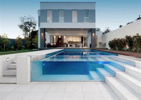 60 desain rumah mewah 2 lantai dengan kolam renang dilengkapi via rumahminimalisbagus.com. 8 Inspirasi Kolam Renang Modern untuk Rumah Anda