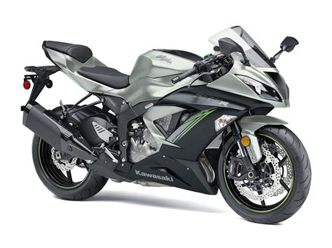 It was introduced in 1995, and has been constantly updated throughout the years in response to new products from honda, suzuki, and yamaha. 2018 Kawasaki Ninja ZX-6R ABS Review • Total Motorcycle
