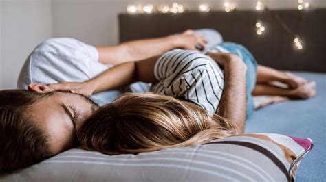 Early Birds Have More Sex Make More Money And Sleep Better Than Night
