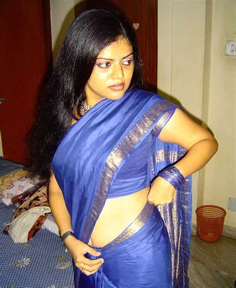 Sexy Saree Khol Ke Neha Bhabhi Ne Chunchiya Dikhai Desi Sex Pics