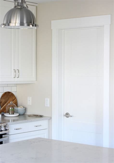 Benjamin Moore White Dove Trim Doors And Ceiling In The Kitchen