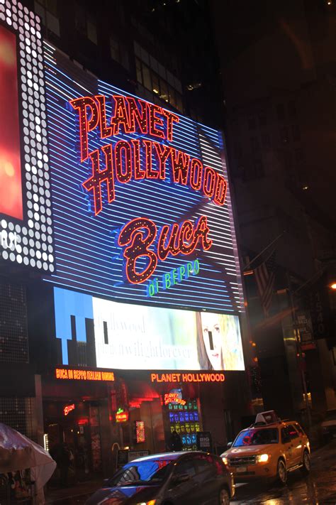 Thanksgiving day is a day for people in the us to give thanks for what they have. Thanksgiving Dinner at Planet Hollywood on Times Square ...