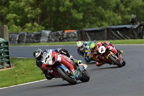 bennetts suzuki bsb team hoping to shake off bad luck at oulton park roadracing world