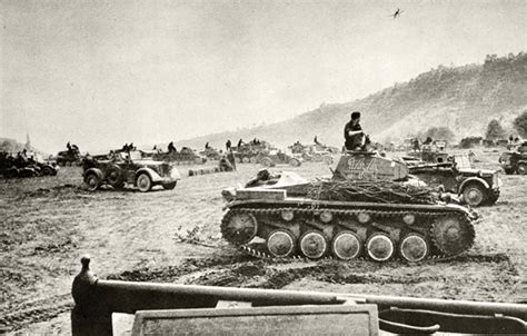 Asisbiz The Blitzkrieg Was The Main Offensive Tactic Used By The