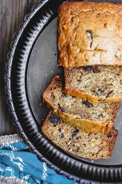 This is the best banana bread recipe ever that is easy to make, super moist and bursting with banana flavor! Healthy Olive Oil Banana Walnut Bread (Video) | The ...
