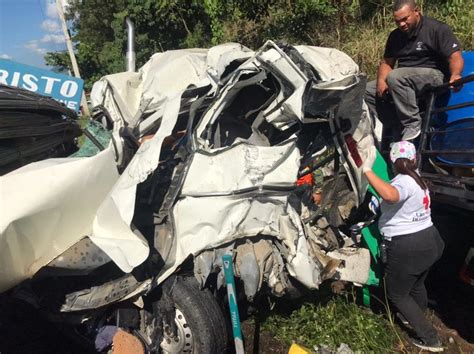 2 Muertos Y Varios Heridos En Accidente Múltiple En Autopsita Duarte