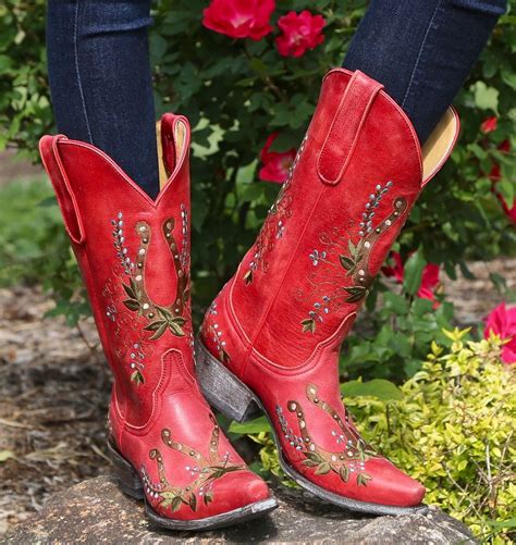 Pin On Red Cowgirl Boots The Frontier Femiknowlogist