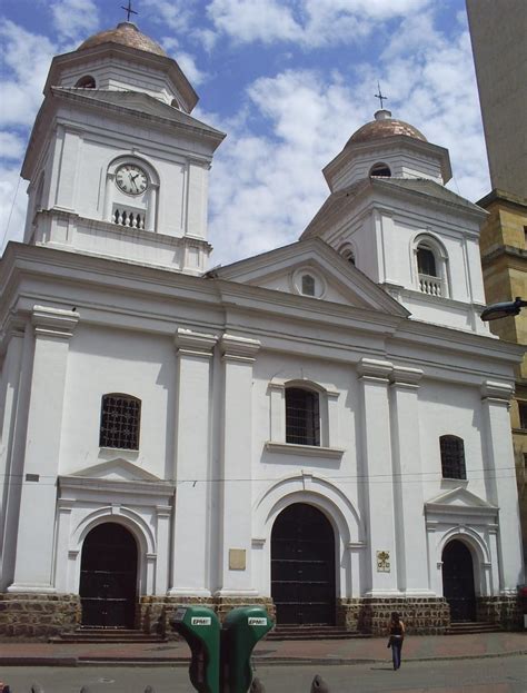 Basílica De Nuestra Señora De La Candelaria Medellin 1776 Structurae