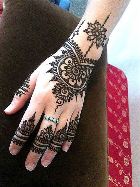 All of our mehandi artists are highly experienced in designing various types of mehandi pattern which includes rajasthani, arabian, indo arabian, mughlai, hyderabadi, zardosi etc.» we are one of the oldest. Latest Mehendi Designs For Hands! - Heart Bows & Makeup