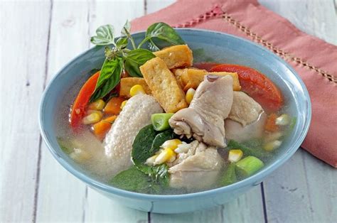 Nah, tak sulit bukan cara membuat sup ikan gurame bumbu kemangi yang terkenal sedap itu?. Hangatkan Sarapan Esok Hari dengan Menyajikan Sup Ayam Dan ...