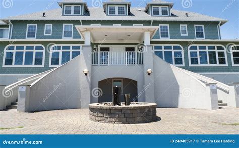 Cayce Reilly School of Massage, Virginia Beach, Virginia Editorial