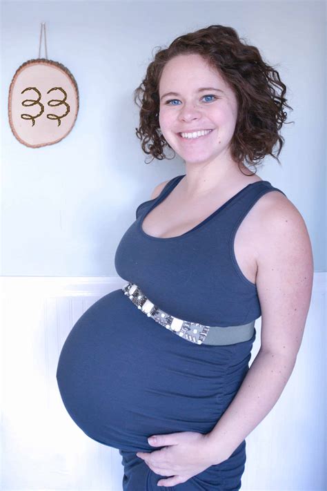 33 semanas de embarazo de gemelos consejos recomendaciones y cómo prepararse never thought