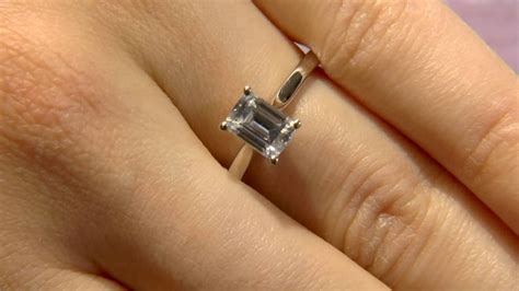 2020 Popular Solitaire Emerald Cut Engagement Rings