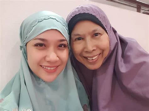 Bunga Citra Lestari Jual Hijab Dengan Tag Berlapis Emas