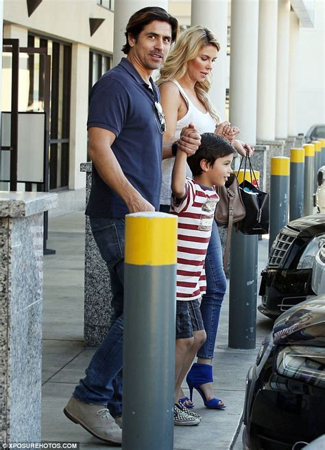 Brandi Glanville And Ex Jonathan Ruiz Hold Hands With Her Son Mason Daily Mail Online