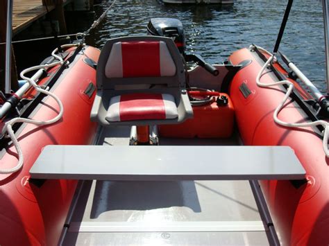 Below is a brief description of the very first pontoon boat seats used by pontoon boat manufacturers and descriptions of each of the pontoon seats for sale online at pontoon stuff®. FREE Instructions for DIY Seat cushions for Saturn Inflatable Boats.