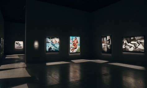 Galería de fotos de la exposición de Helmut Newton en A Coruña