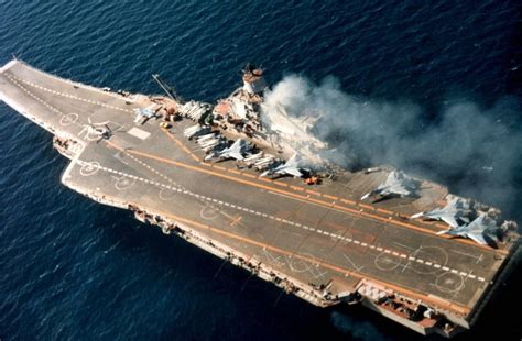 Rusia tengah mempersiapkan pembangunan kapal induk nuklir baru yaitu poject 23000 shtorm. Kisah Kapal Induk Rusia Admiral Kuznetsov - HobbyMiliter.com