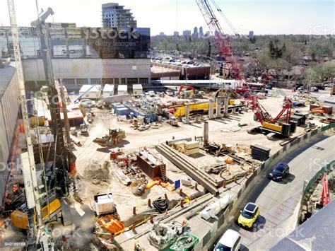 Large Construction Site In The City Stock Photo - Download Image Now ...