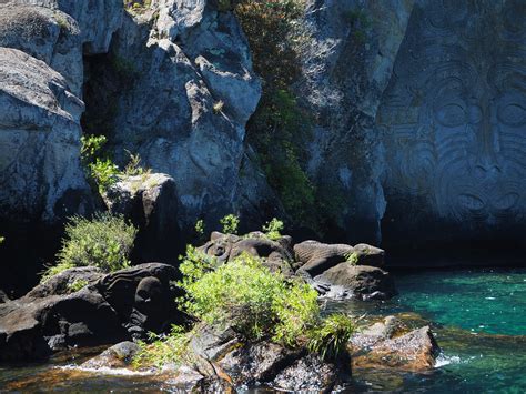 Ngatoroirangi, huge Māori rock carving at Mine Bay, Lake T… | Flickr
