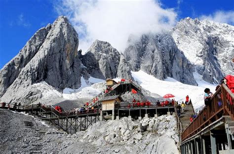 This ski resort is suitable for beginner and intermediate skiers. One day Jade Dragon Snow Mountain Tour with Impression ...