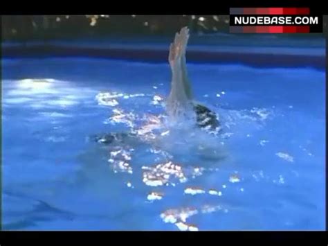 Isabel Glasser Full Nude In Pool The Surgeon Nudebase Com